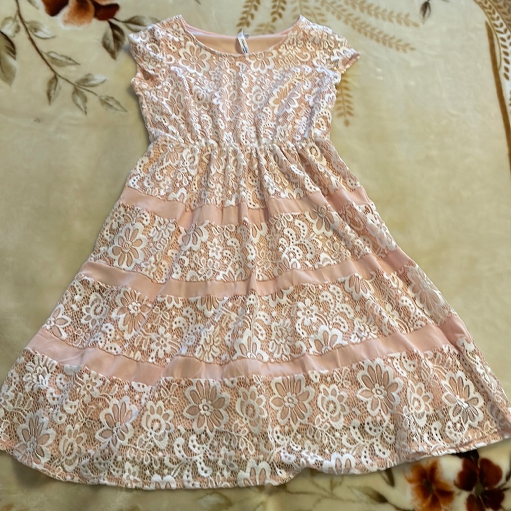 NY Collection.  Size PM.  PEACH/WHITE color